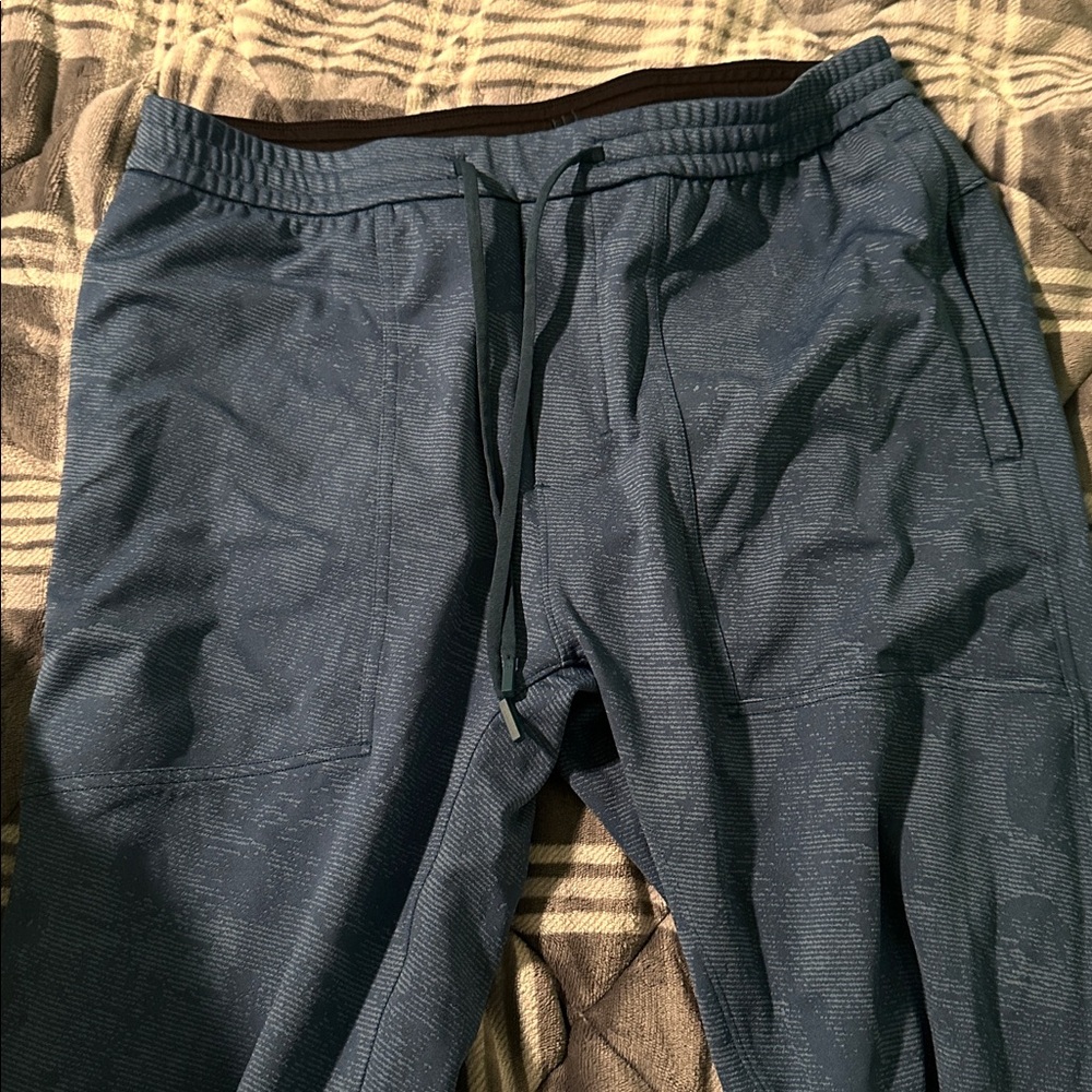 lululemon Men's Marble Linen Relaxed Fit Blue Joggers